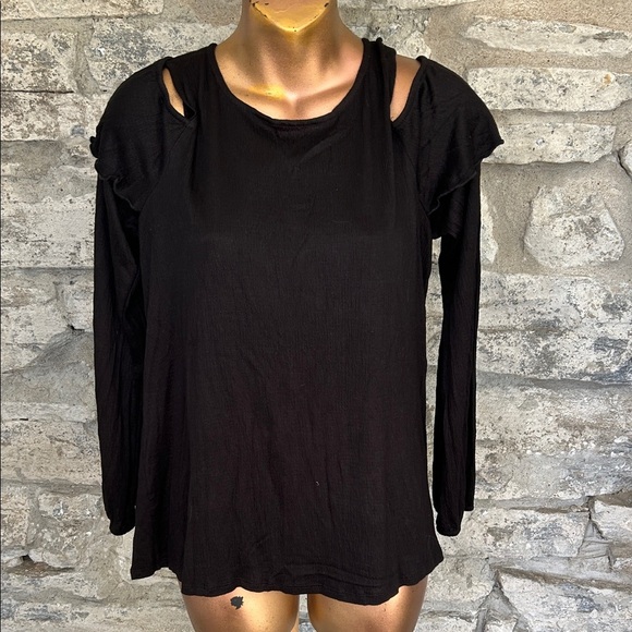 Cold Shoulder Top - Picture 1 of 7